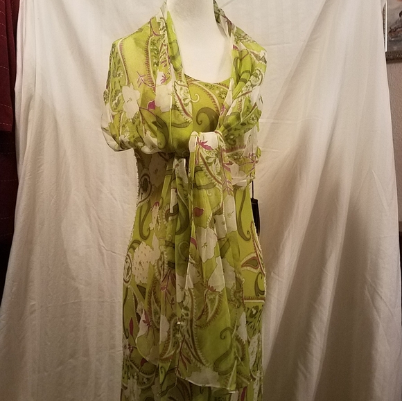 Season Designer Dress - Picture 5 of 10